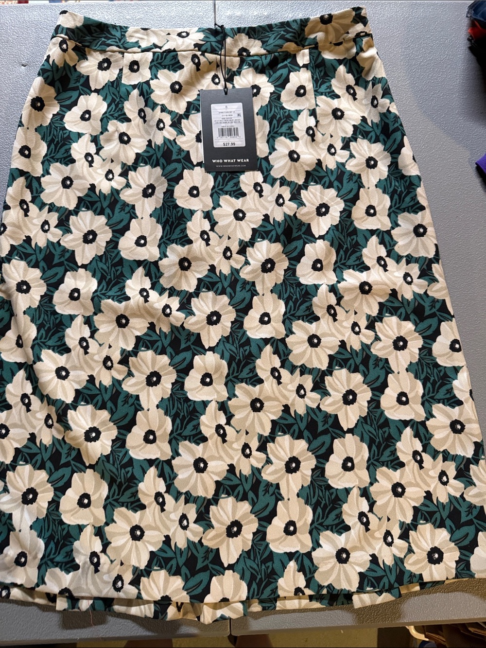 Who What Wear Cream Floral A-Line Skirt on Green